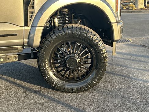 Used 2025 Ford F450 Platinum image 33