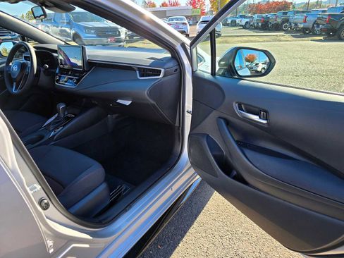Used 2026 Toyota Corolla SE image 14