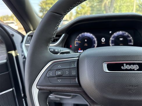 New 2025 Jeep Grand Cherokee L Limited w/ Luxury Tech Group II image 15