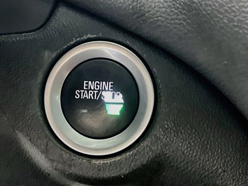 Used 2018 Chevrolet Equinox LT FWD image 23