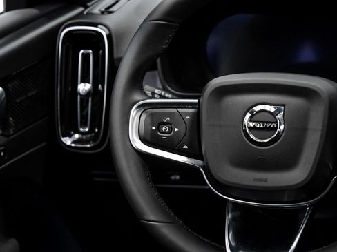 Used 2023 Volvo C40 P8 Recharge Ultimate image 23