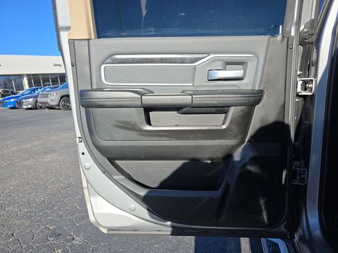 Used 2019 RAM 2500 Big Horn image 13