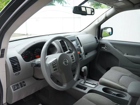 Used 2018 Nissan Frontier SV RWD image 9