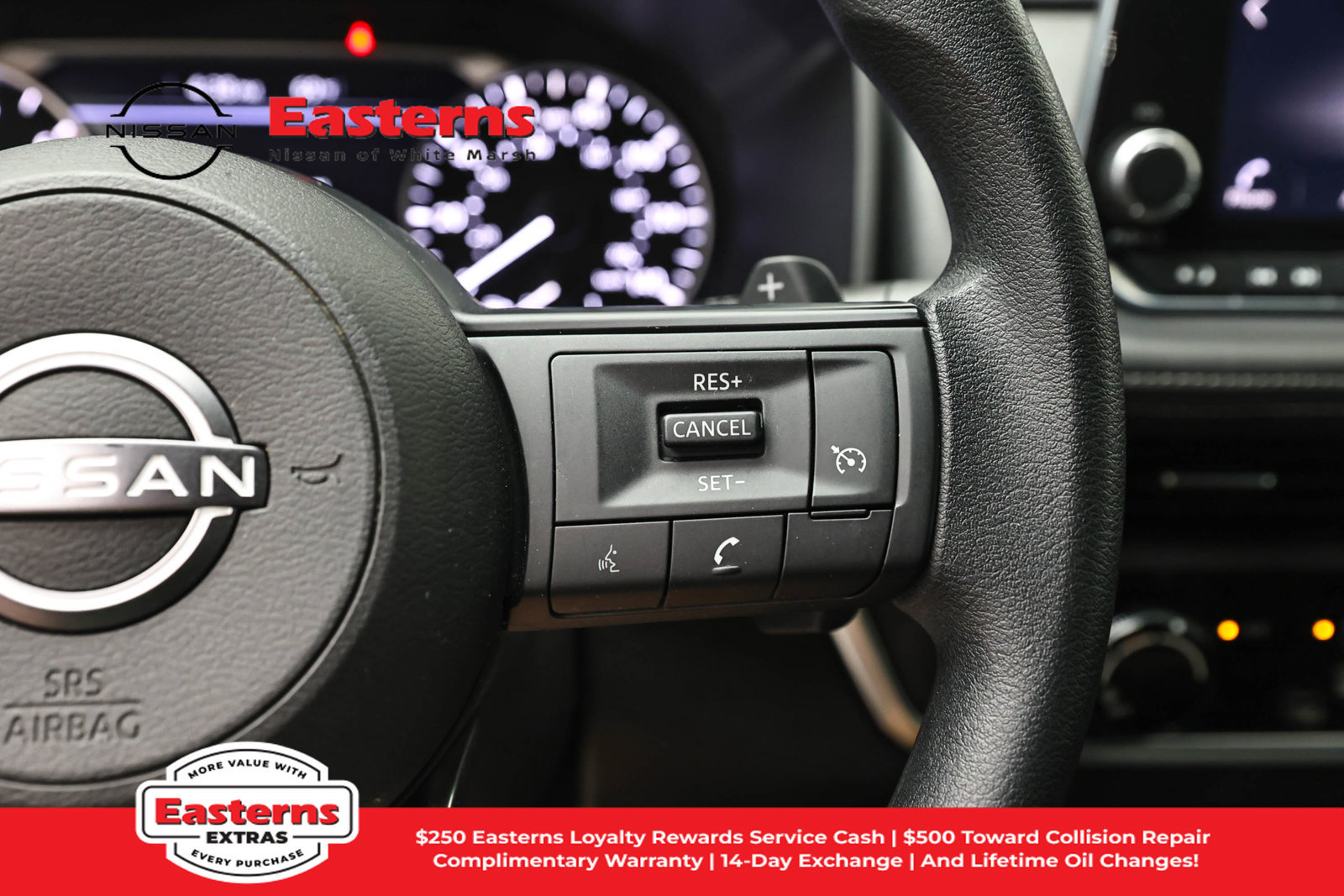 Used 2023 Nissan Rogue S AWD/4WD image 16