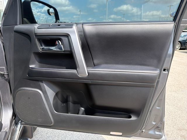 Used 2023 Toyota 4Runner Limited AWD/4WD image 27
