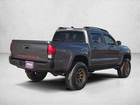Used 2018 Toyota Tacoma SR5 RWD image 5