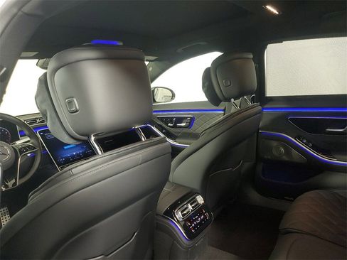 Used 2025 Mercedes-Benz S 580 4MATIC Sedan image 14