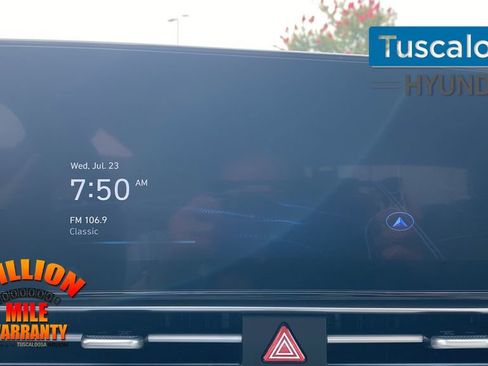 New 2025 Hyundai Elantra Limited image 21