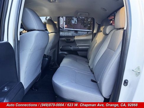 Used 2018 Toyota Tacoma SR w/ SR Convenience Package AWD/4WD image 9