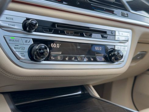 Used 2016 BMW 750Li xDrive image 29