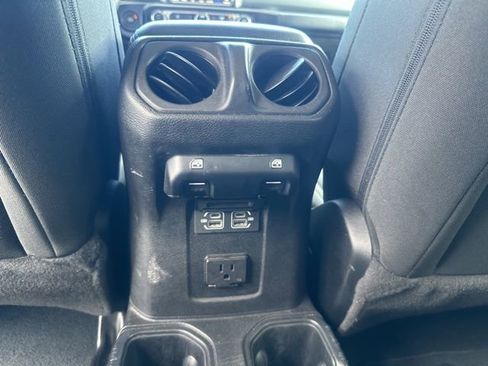 Used 2023 Jeep Wrangler Sahara image 12