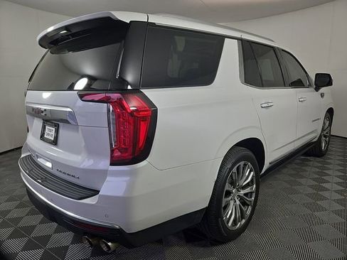 Used 2021 GMC Yukon Denali w/ Denali Premium Package image 5