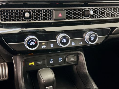 Used 2025 Honda Civic Sport image 23