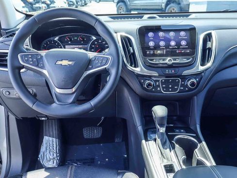 Used 2023 Chevrolet Equinox Premier AWD/4WD image 3