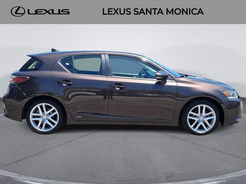 Used 2014 Lexus CT 200h w/ Seat Comfort Package FWD image 4