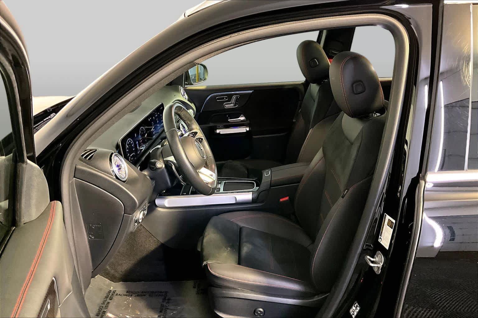Certified 2025 Mercedes-Benz GLB 35 AMG 4MATIC image 9