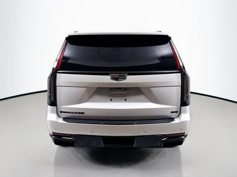 Used 2022 Cadillac Escalade Sport Platinum w/ Heavy-Duty Trailer Package AWD/4WD image 6