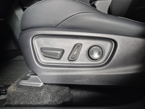 New 2026 Toyota C-HR AWD/4WD image 16