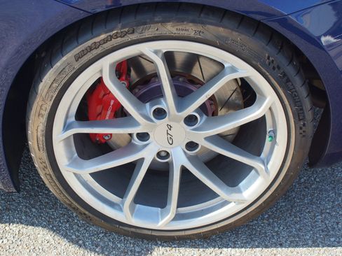 Used 2021 Porsche 718 Cayman GT4 RWD image 17