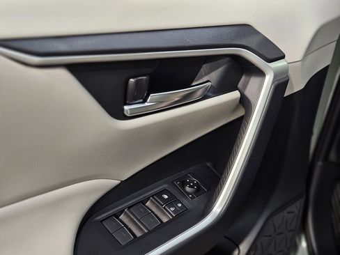 Used 2023 Toyota RAV4 XLE image 21