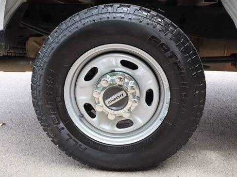 Used 2022 Ford F250 XL w/ Power Equipment Group AWD/4WD image 40