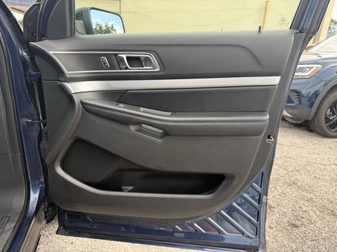 Used 2016 Ford Explorer XLT w/ Equipment Group 202A AWD/4WD image 27