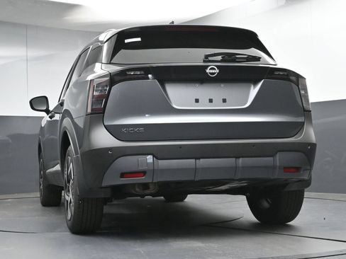 Used 2025 Nissan Kicks SV w/ SV Premium Package FWD image 25