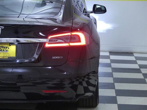 Used 2017 Tesla Model S 60D image 29