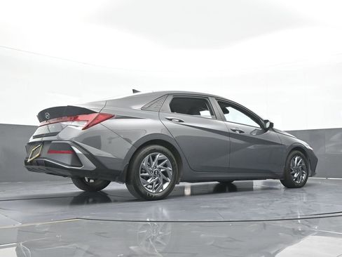 Used 2024 Hyundai Elantra SEL FWD image 56