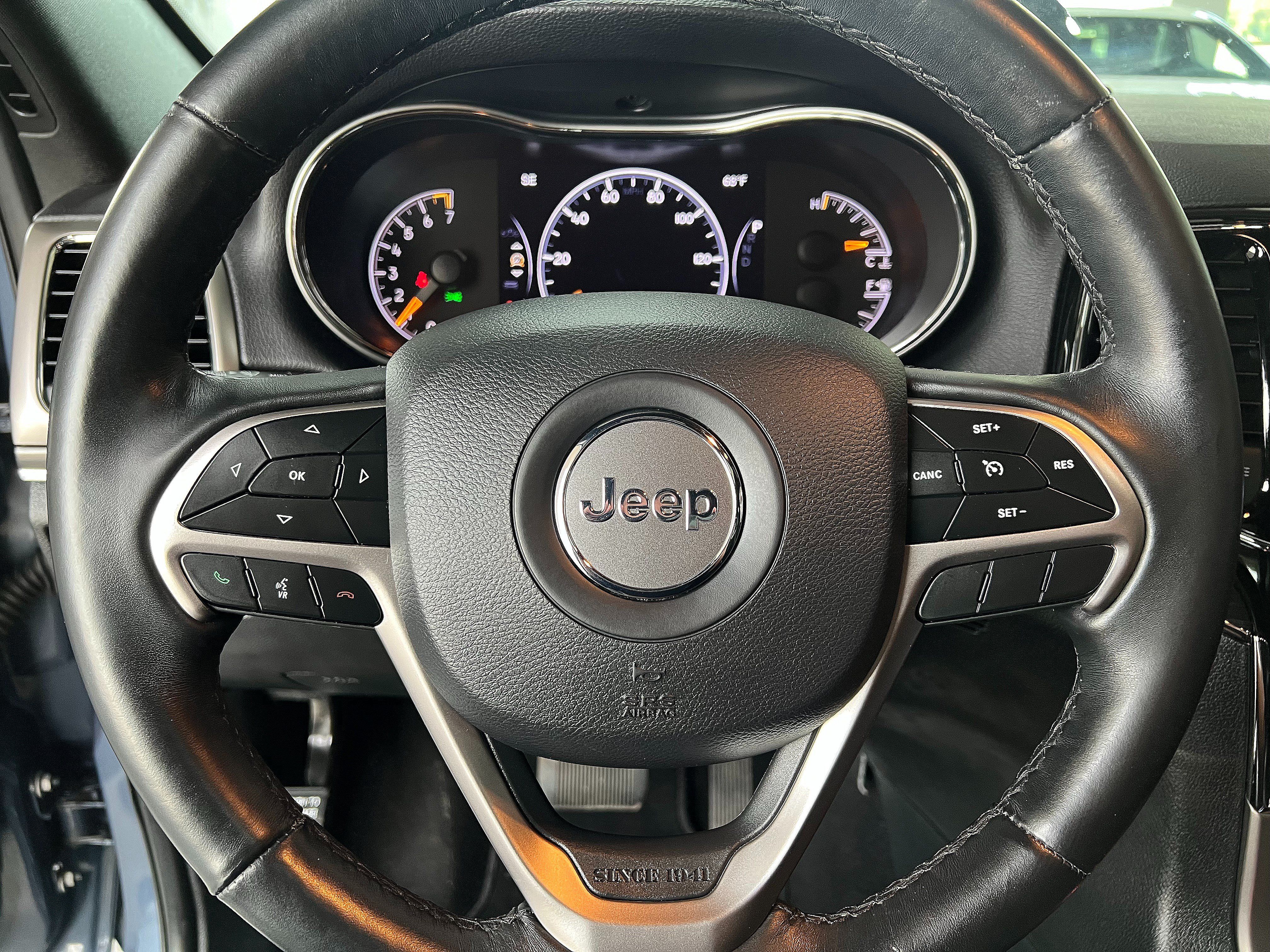 Used 2019 Jeep Grand Cherokee Limited AWD/4WD image 12