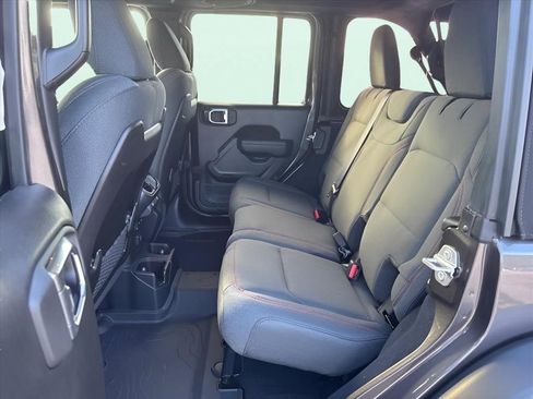 Used 2024 Jeep Wrangler Unlimited Rubicon AWD/4WD image 5