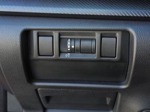 Used 2024 Subaru Crosstrek 2.5i Limited AWD/4WD image 23