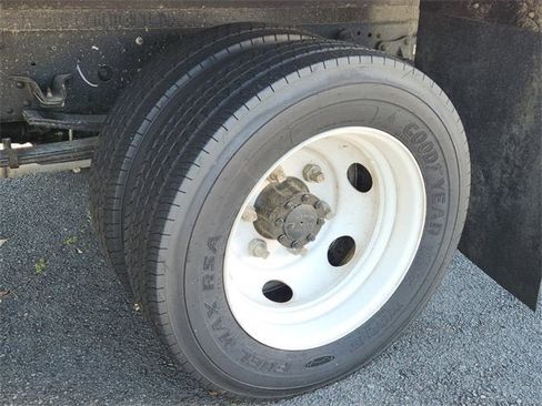 Used 2024 Isuzu NPR image 13