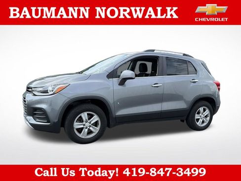Used 2020 Chevrolet Trax LT w/ LT Convenience Package AWD/4WD image 6
