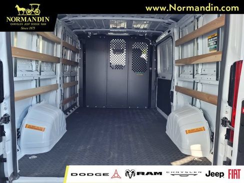 Used 2025 RAM ProMaster 2500 w/ U-Haul Equipment Group FWD image 19