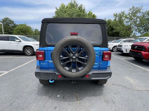 Used 2022 Jeep Wrangler Unlimited Sahara w/ Cold Weather Group AWD/4WD image 22