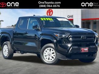 Used 2025 Toyota Tacoma SR5 video 1