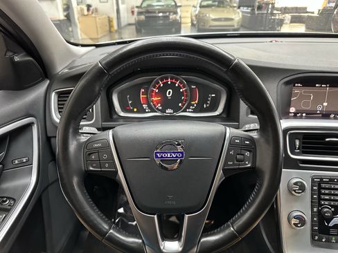 Used 2018 Volvo V60 T5 Dynamic w/ Vision Package image 20