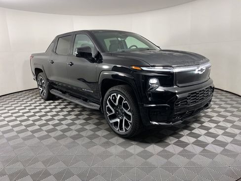 New 2025 Chevrolet Silverado EV RST image 16
