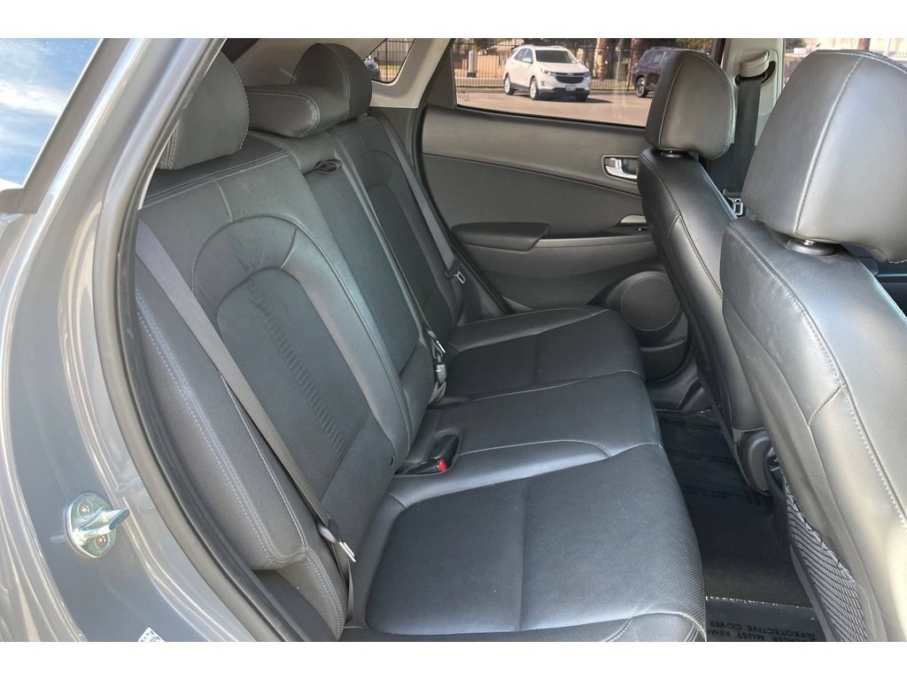 Used 2023 Hyundai Kona Limited FWD image 19