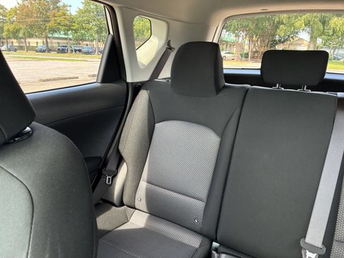 Used 2025 Kia Soul LX w/ LX Technology Package FWD image 32