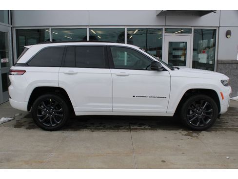 New 2026 Jeep Grand Cherokee Limited Reserve AWD/4WD image 4