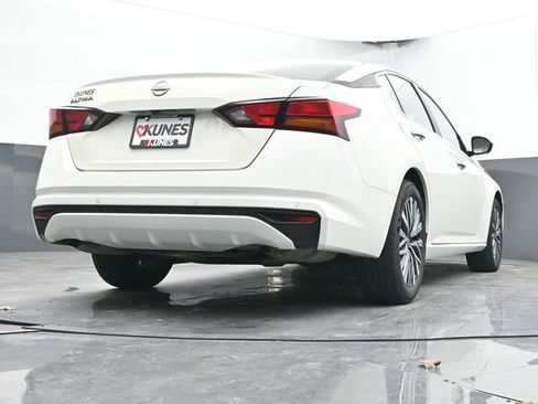Used 2025 Nissan Altima 2.5 SV image 47