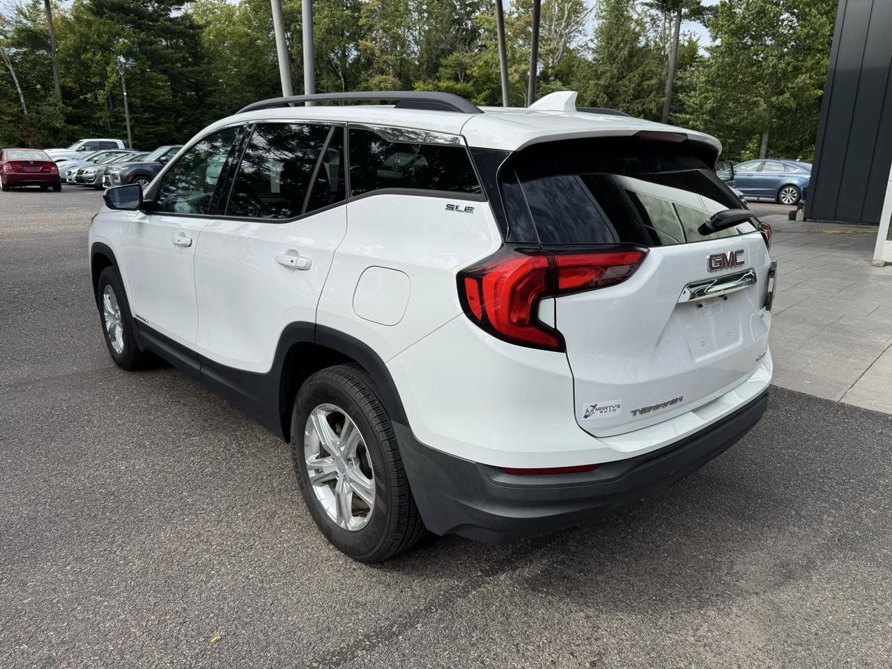 Used 2018 GMC Terrain SLE AWD/4WD image 3