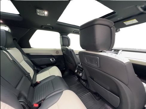Used 2023 Land Rover Discovery HSE R-Dynamic AWD/4WD image 28