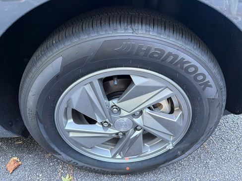 New 2026 Hyundai Elantra SE FWD image 19