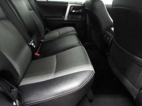 Used 2020 Toyota 4Runner SR5 Premium AWD/4WD image 18