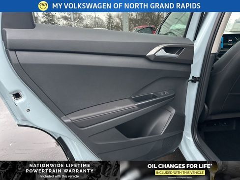 New 2026 Volkswagen Taos SE image 13