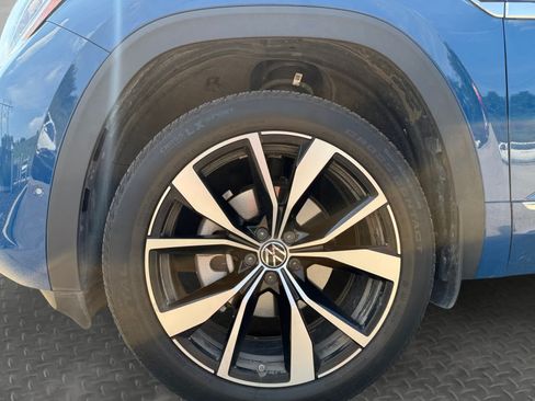 Used 2025 Volkswagen Atlas SEL Premium R-Line AWD/4WD image 9