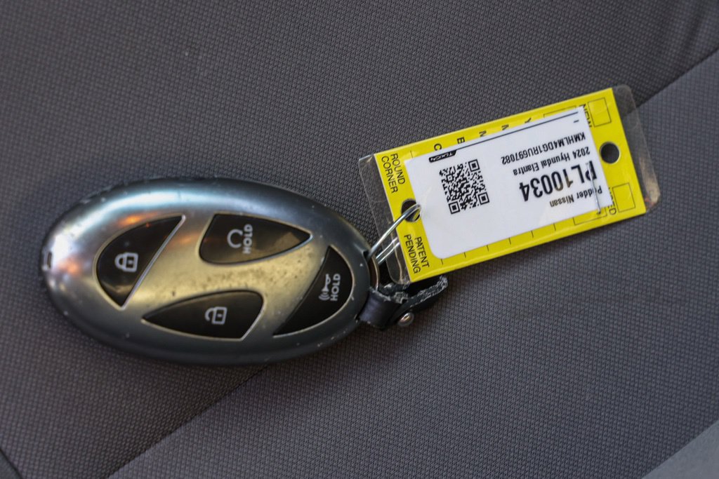 Used 2024 Hyundai Elantra SEL FWD image 31